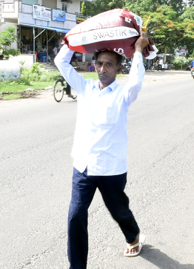 andrapradesh government stops ration door delivery11