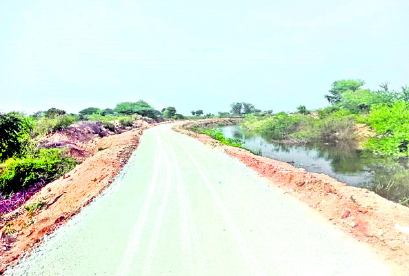 కంకర వేశాక ఆపేశారు 2