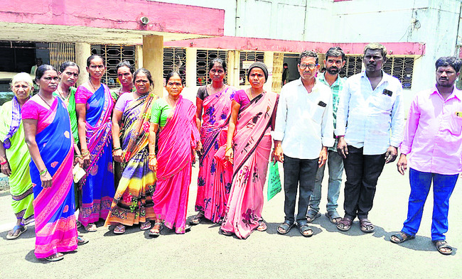 ● అదనపు కలెక్టర్ శ్యామలాదేవి ● గ్రీవెన్స్లో వినతుల స్2