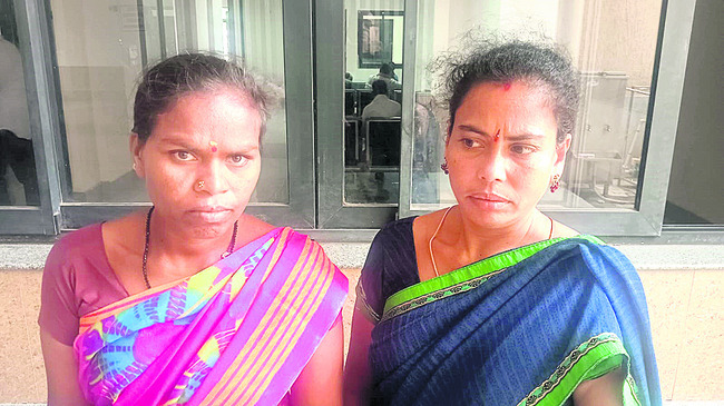 గోడు చెప్పుకుని.. వినతులిచ్చి1