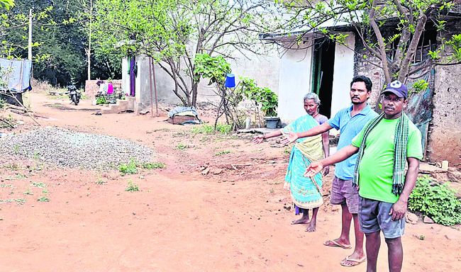 నిధులు లేక నిలిచిన పల్లె ప్రగతి! 1