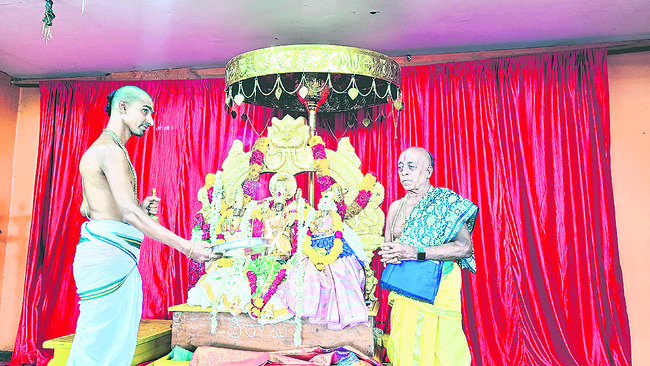 ముత్తంగి అలంకరణలో రామయ్య2
