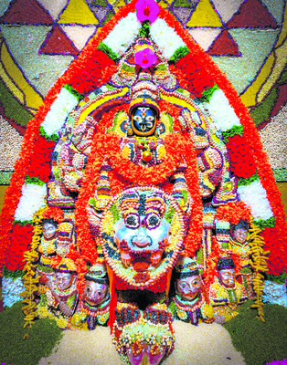 అమ్మవారికి వేరుశెనగల అలంకారం 1
