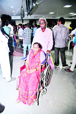 ఫిర్యాదులు పెండింగ్ ఉండొద్దు..1