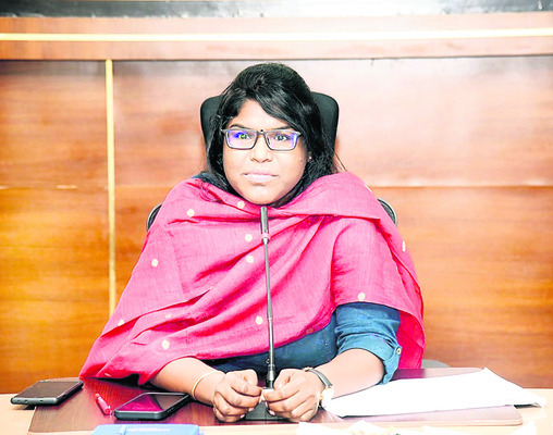 జైలు నిర్మాణ పనులను పరిశీలించిన డీఐజీ
1