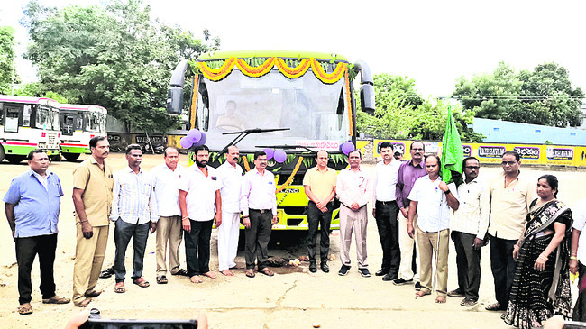 30 వరకు బియ్యం పంపిణీ 3