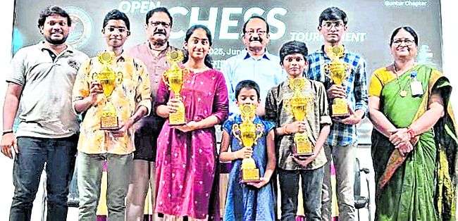 విద్యార్థులతో కూటమి ప్రభుత్వం బంతాట
1