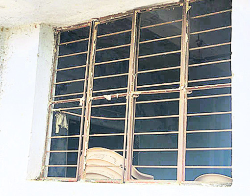 రెండే కోర్సులు.. అనేక సమస్యలు1