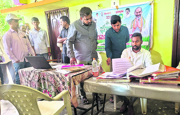 సీఎంను కలిసిన   మంత్రి అడ్లూరి లక్ష్మణ్‌కుమార్‌2