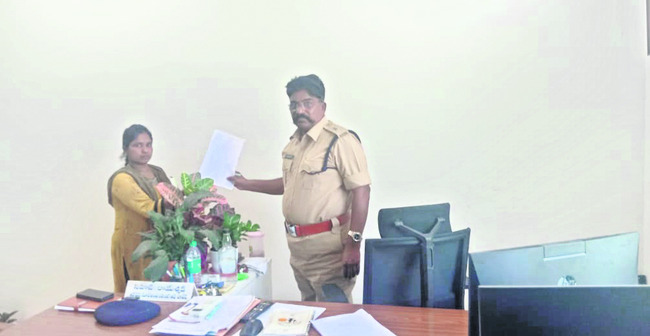 పోలీస్ ప్రజావాణికి 12 ఫిర్యాదులు 1