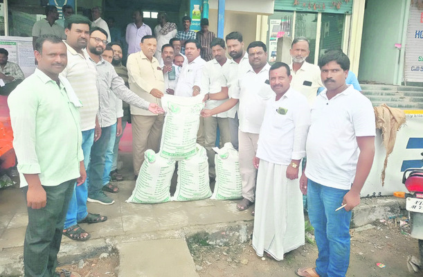 రెట్టింపు ధరలతో దిగాలు 1