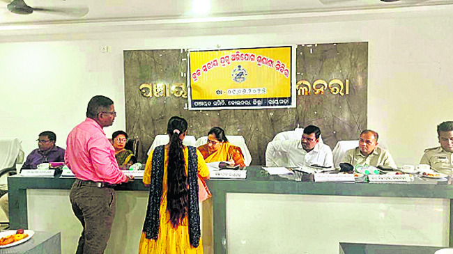 కొలనార సమితిలో వినతుల స్వీకరణ 1