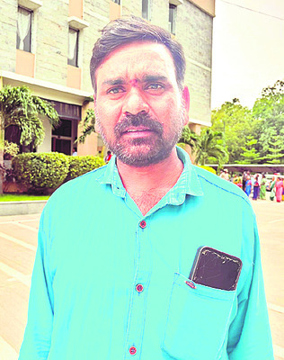 పింఛన్తోనే బతకాలట
1