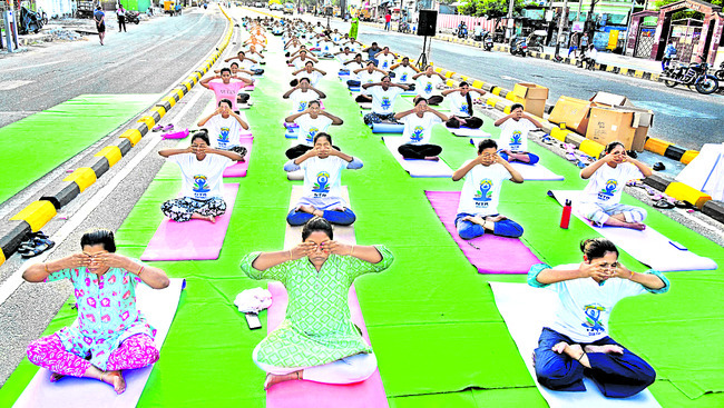 యోగాంధ్రకు విశేష స్పందన 1