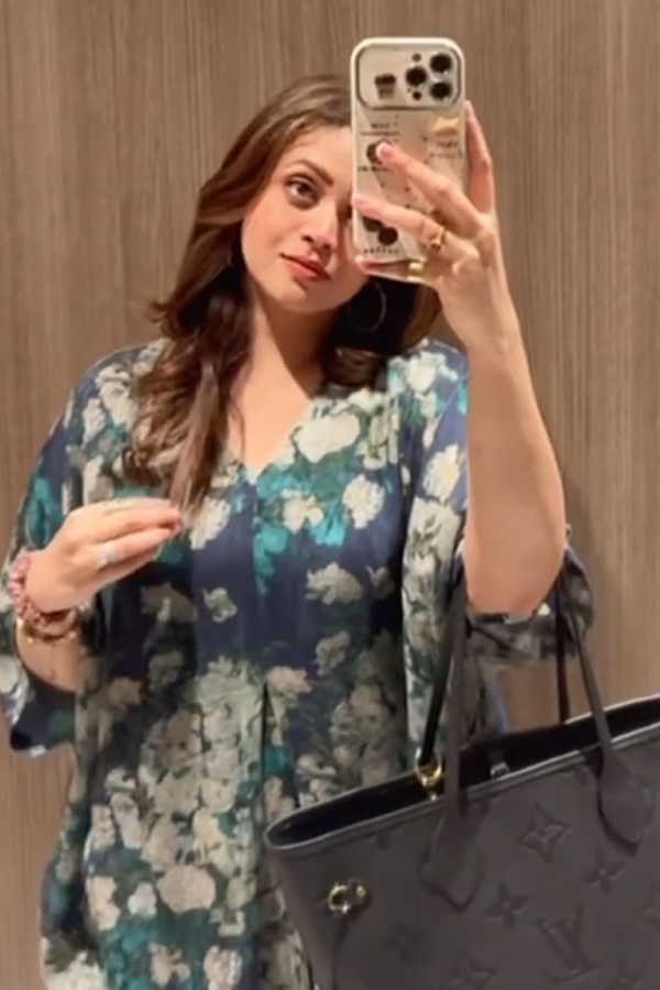 Actress Bhavana Shares Latest pictures On SOcial Media 4