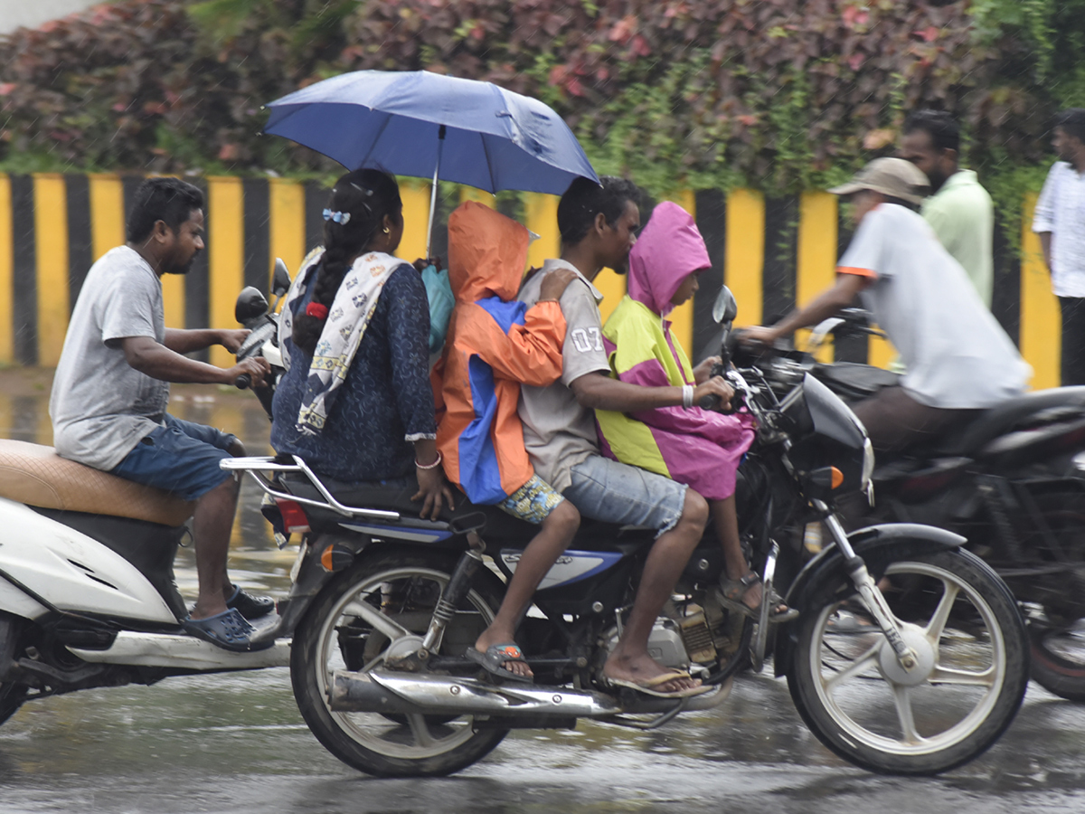 Heavy Rain Fall in Srikakulam Photos5