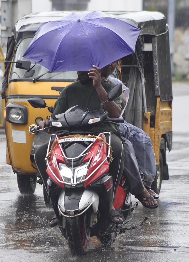 Heavy Rain Fall in Srikakulam Photos7