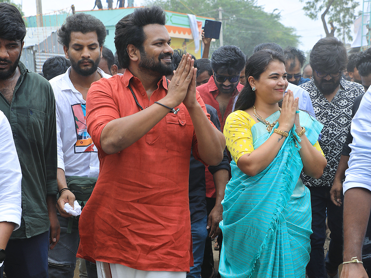 Manchu Manoj And Bhuma Mounika Visited Mula Peddamma Temple in Nandyal11