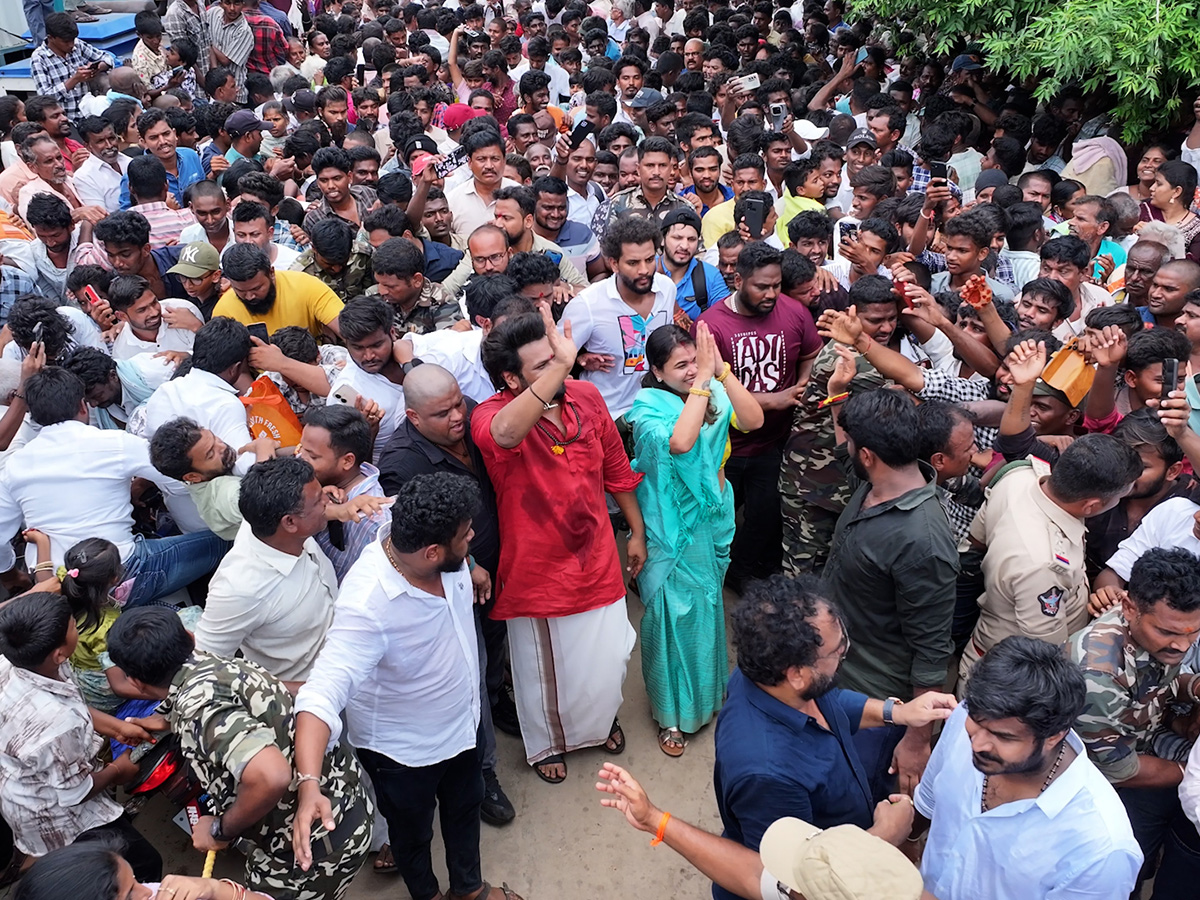 Manchu Manoj And Bhuma Mounika Visited Mula Peddamma Temple in Nandyal7