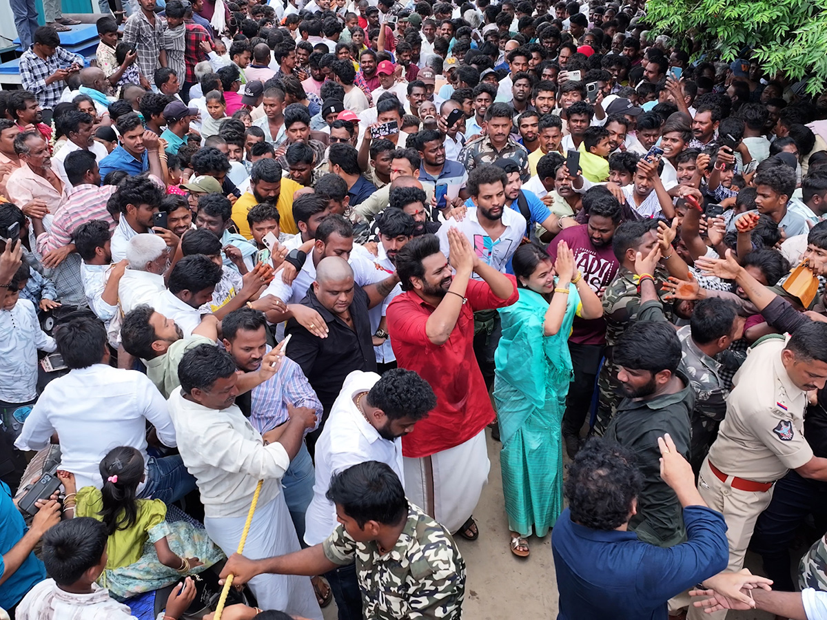 Manchu Manoj And Bhuma Mounika Visited Mula Peddamma Temple in Nandyal8