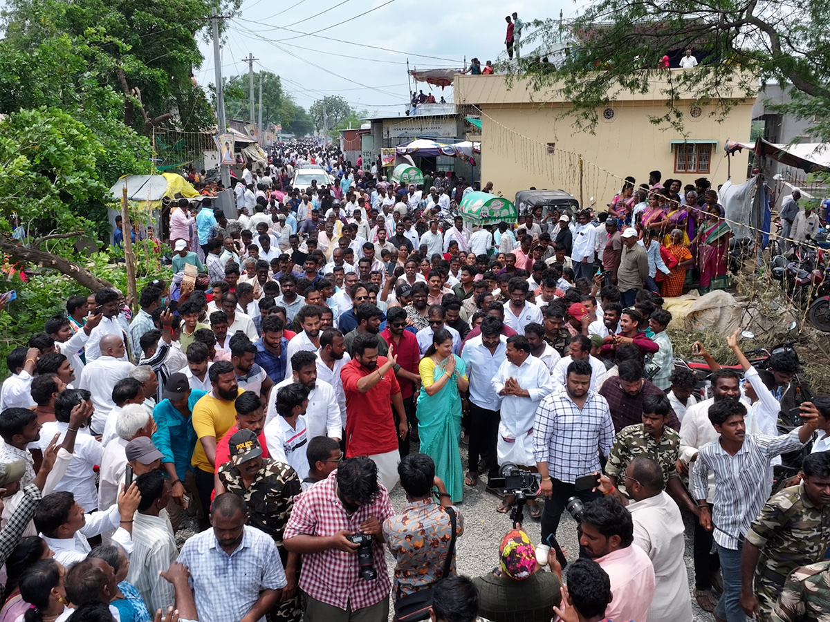 Manchu Manoj And Bhuma Mounika Visited Mula Peddamma Temple in Nandyal9