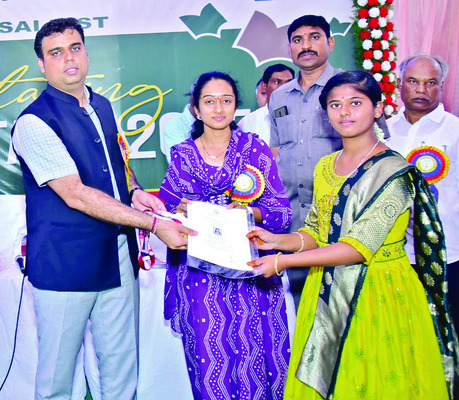 చదువుతోనే ఉజ్వల భవిత 1