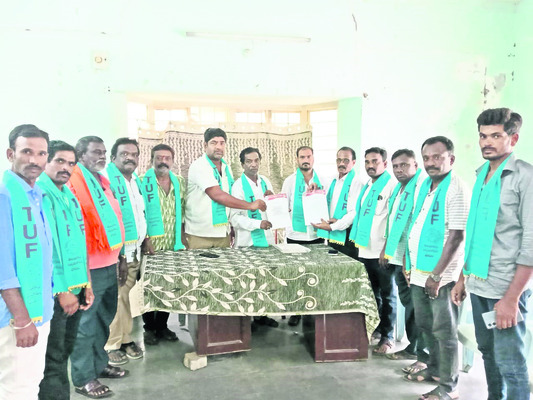 ఇందిరా మహిళా శక్తి భవన నిర్మాణ పనులు వేగవంతం చేయాలి
2