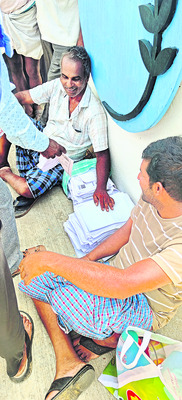 అలమటించిన అన్నదాత 2