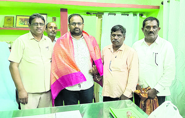 తేనెటీగల దాడిలో ఆరుగురికి గాయాలు2