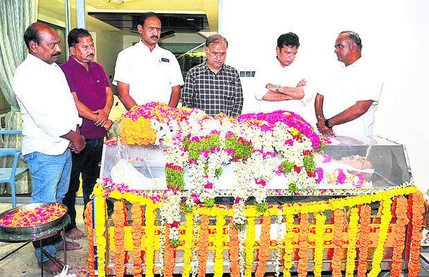 డాక్టర్ భూంరెడ్డికి నివాళి
1