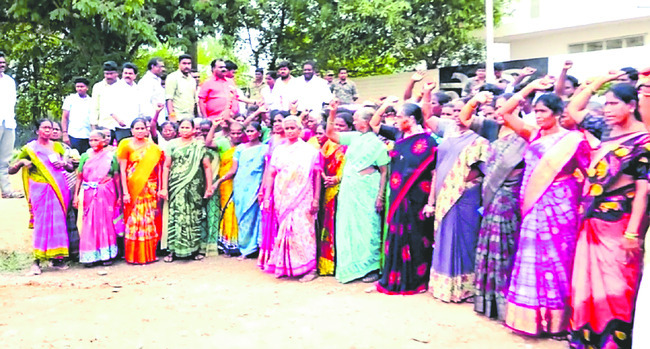 అక్షరంపై కక్ష కట్టి..2