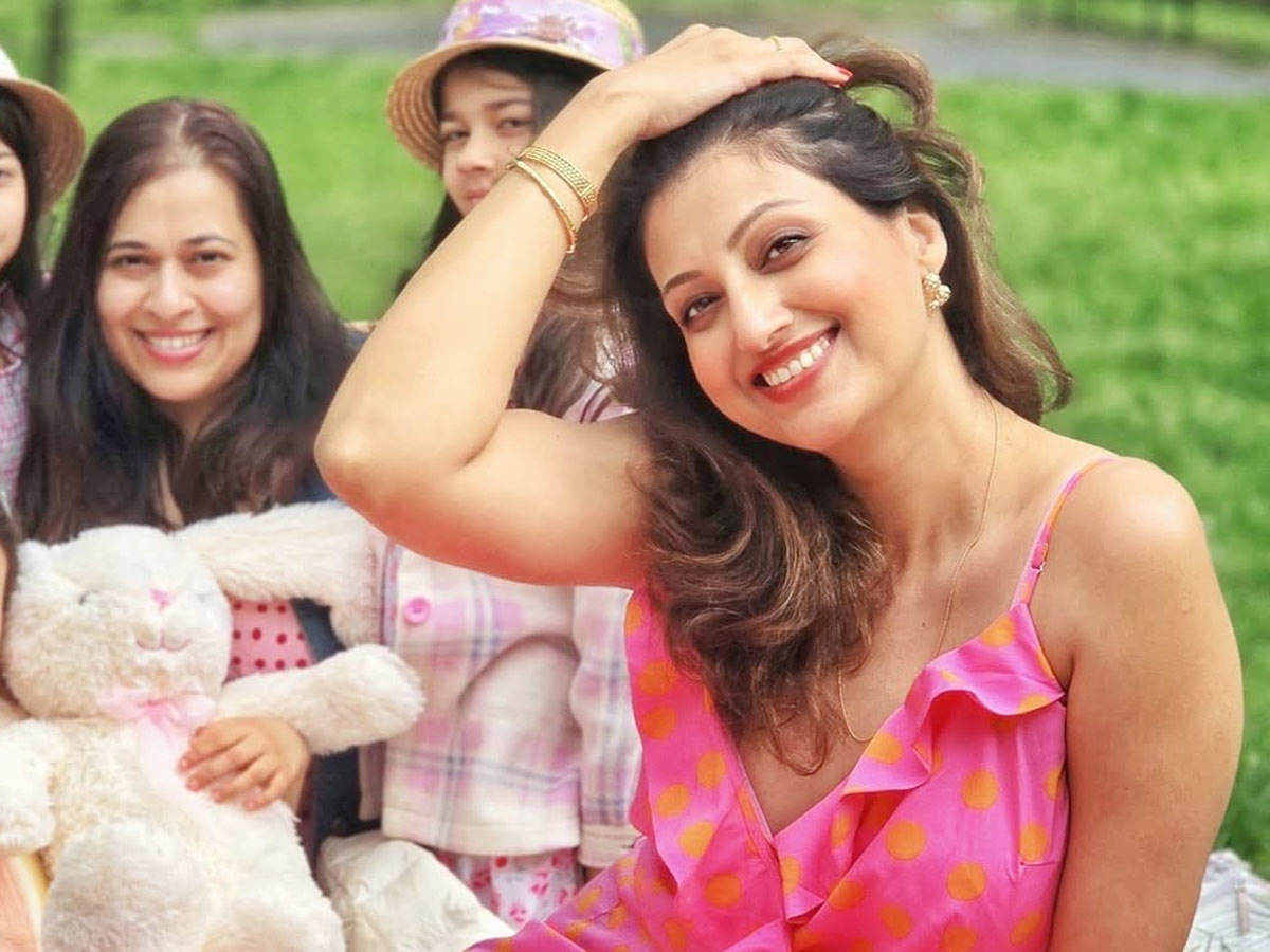 Actress Hamsa Nandini Latest Vacation Photos2