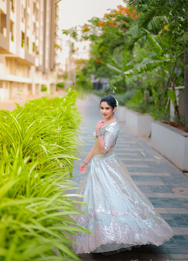 Bigg Boss Fame Ariyana Glory New Look Photos18