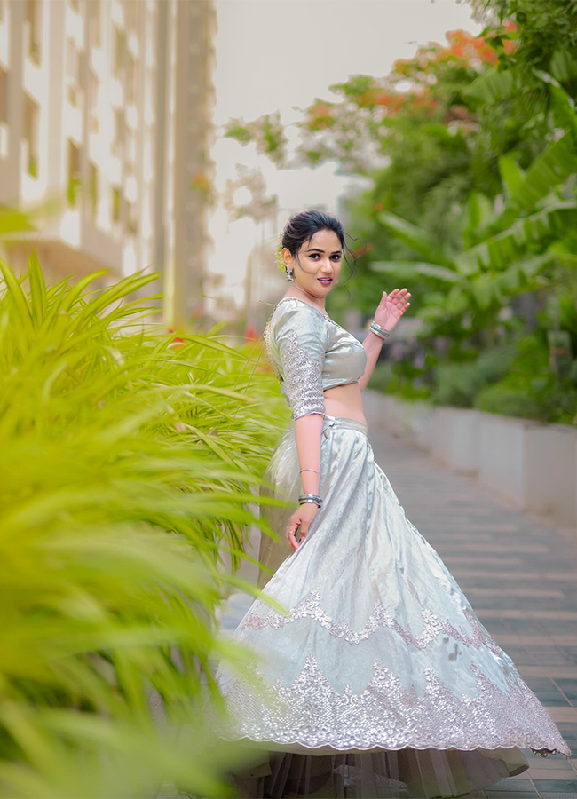 Bigg Boss Fame Ariyana Glory New Look Photos7