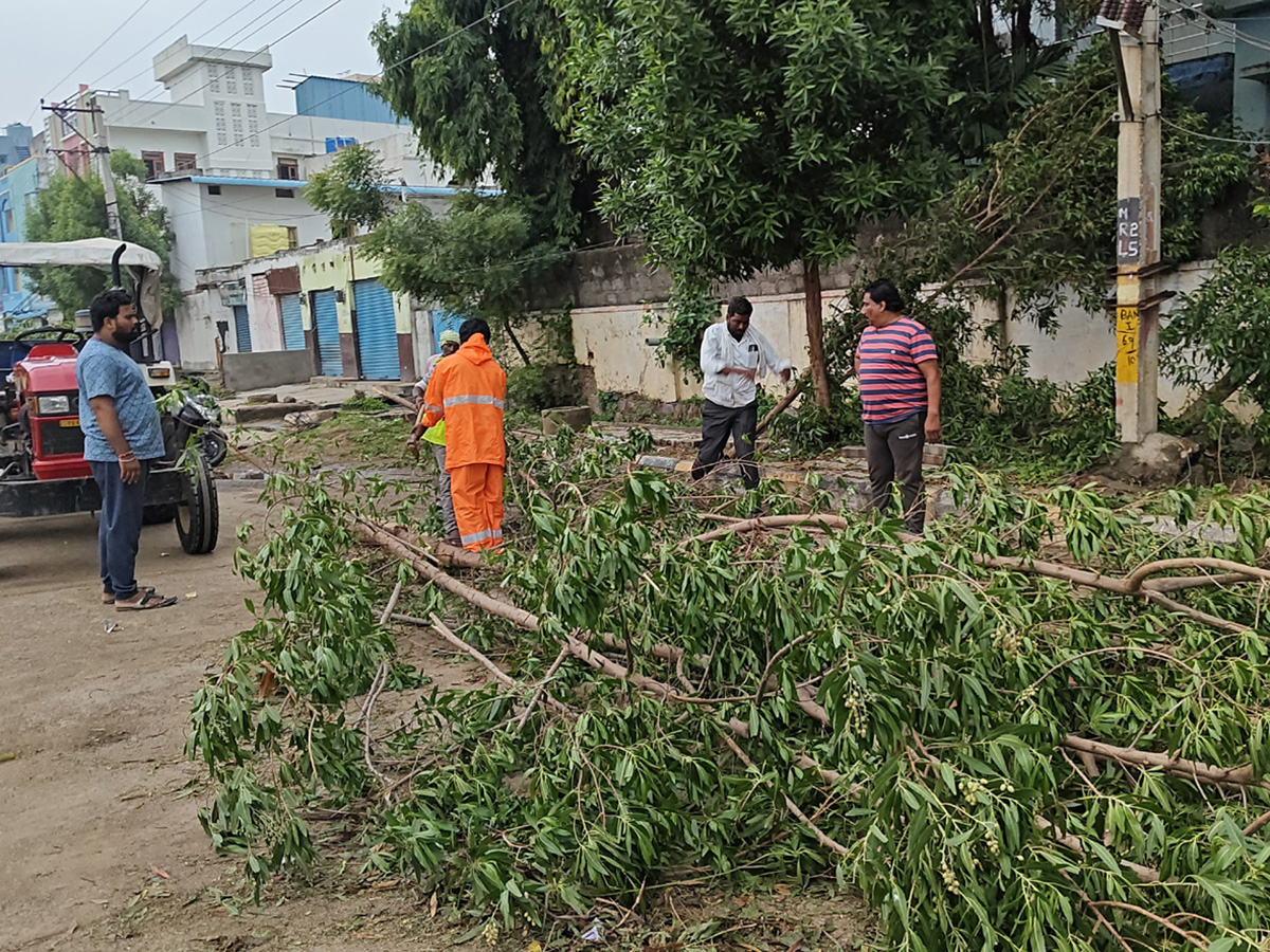 Heavy Hail Storm Rain Lashes In Nizamabad 15