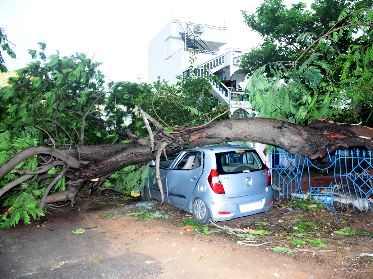 Heavy Hail Storm Rain Lashes In Nizamabad 2