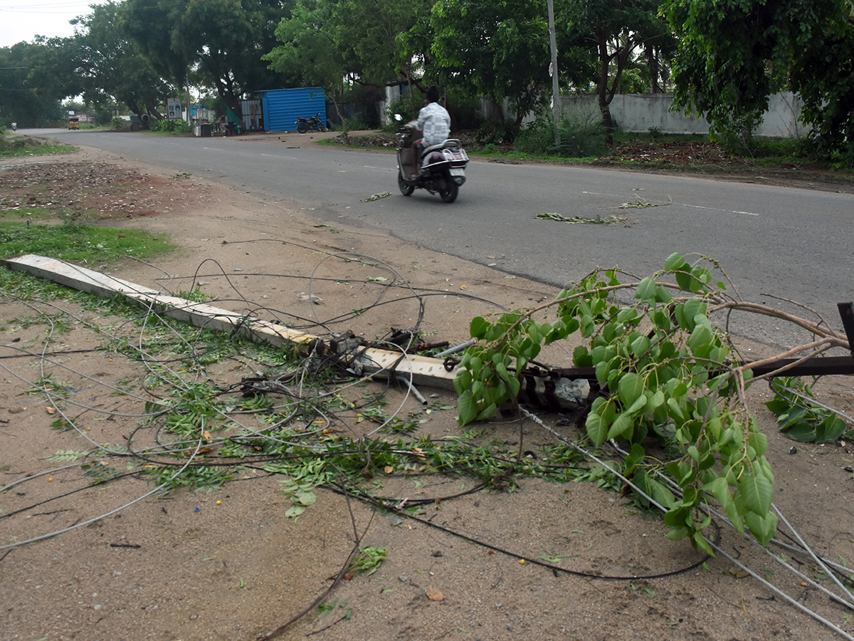 Heavy Hail Storm Rain Lashes In Nizamabad 5