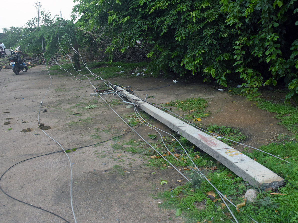 Heavy Hail Storm Rain Lashes In Nizamabad 6