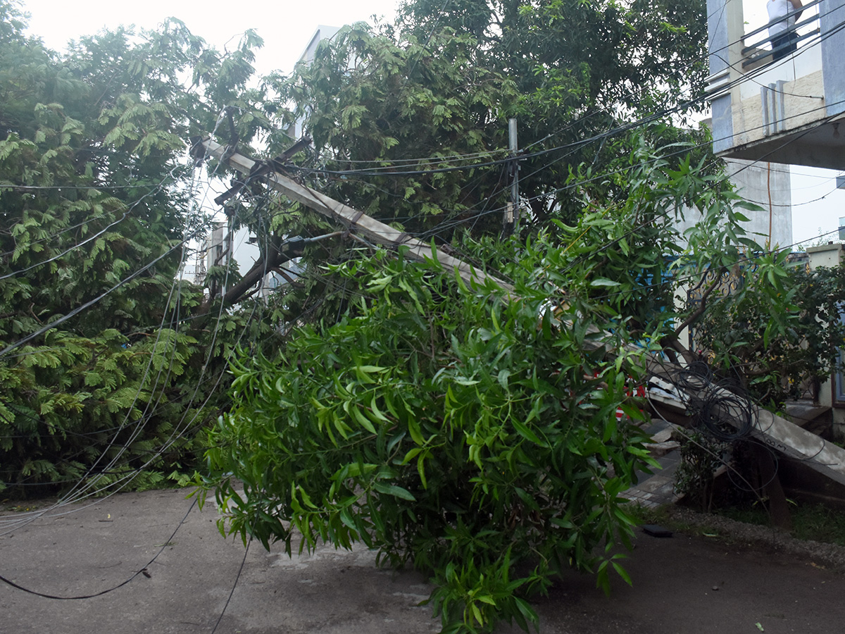 Heavy Hail Storm Rain Lashes In Nizamabad 7