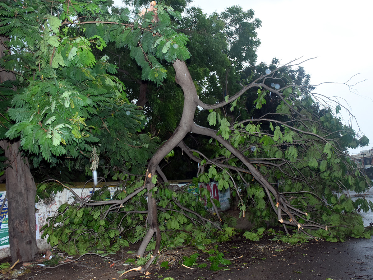Heavy Hail Storm Rain Lashes In Nizamabad 8