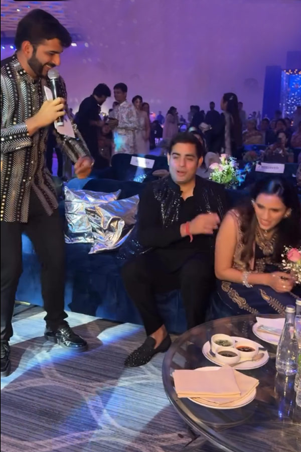 Mukesh Ambani family enjoys at friends wedding Photos 5
