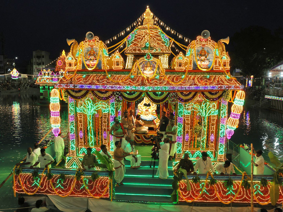 Sri Padmavathi Ammavari Teppotsavam Tiruchanur Photos1