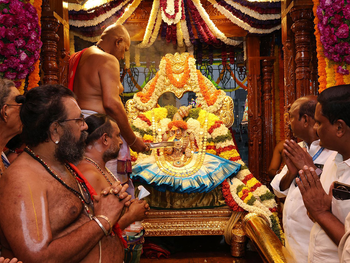 Sri Padmavathi Ammavari Teppotsavam Tiruchanur Photos2