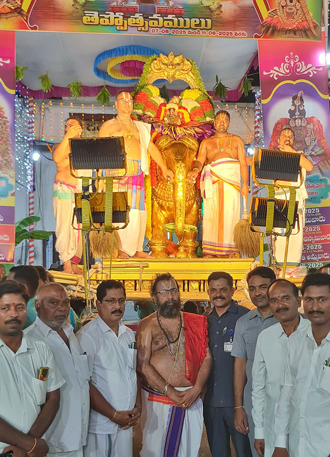 Sri Padmavathi Ammavari Teppotsavam Tiruchanur Photos8