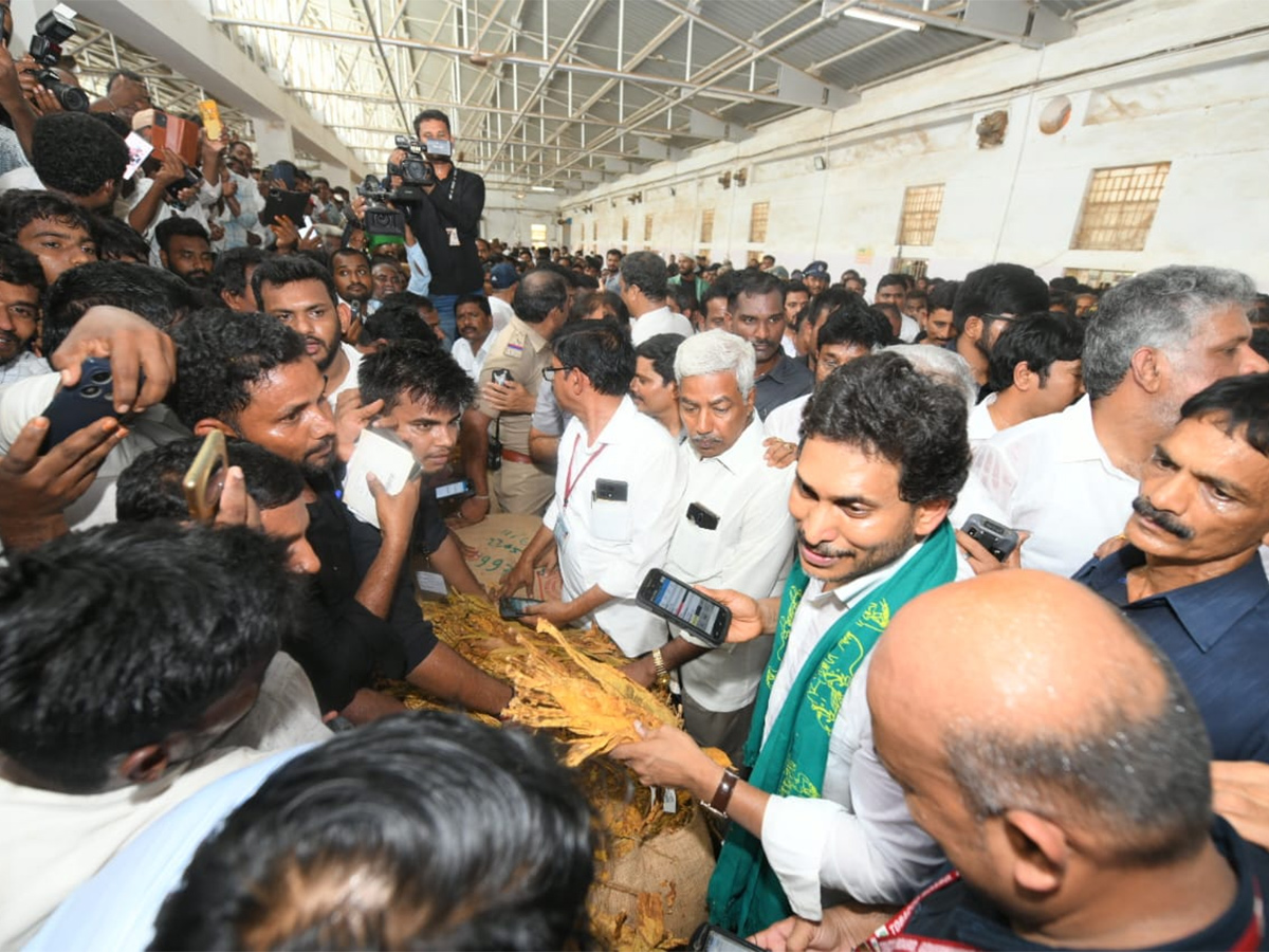 YS Jagan Visit Tobacco Farmers at Podili Prakasam District Photos11
