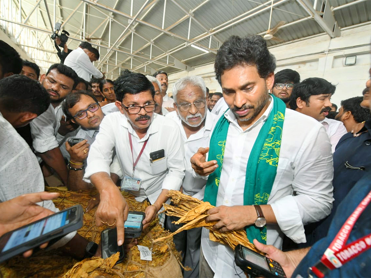 YS Jagan Visit Tobacco Farmers at Podili Prakasam District Photos23