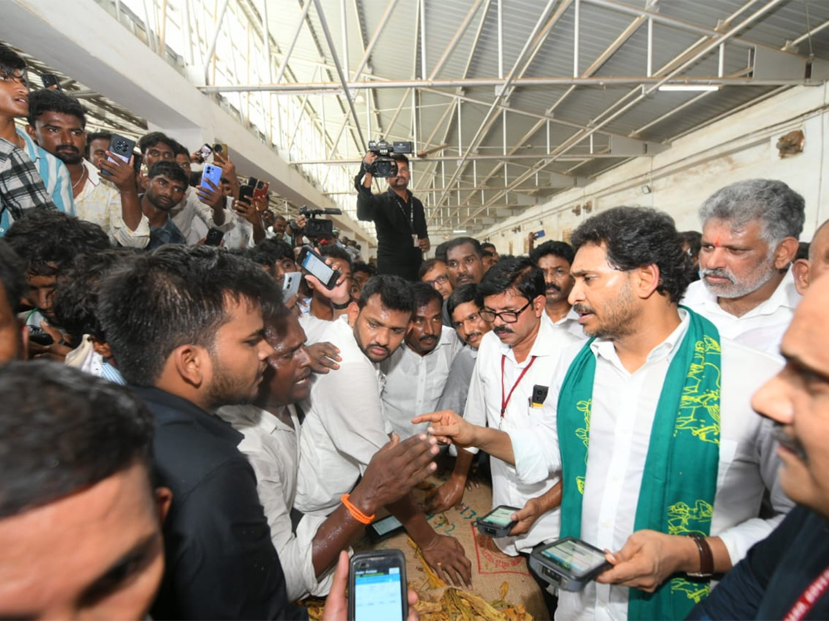 YS Jagan Visit Tobacco Farmers at Podili Prakasam District Photos4