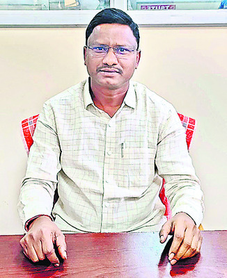 పూర్తిస్థాయిలో అందని దుస్తులు, నోట్బుక్స్7