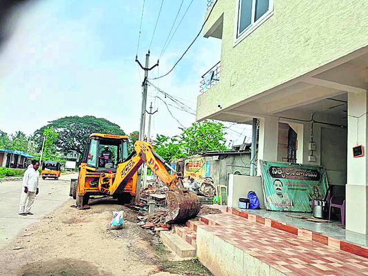 కె.జె.పురం జంక్షన్లో ఆక్రమణల తొలగింపు 1