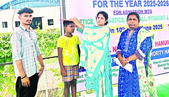 కాజీపేట జంక్షన్లో అధికారుల తనిఖీలు
1